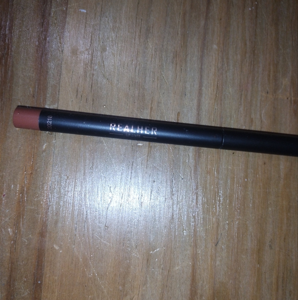 RealHer Feathers Lip Liner in Nude Shade "Be Confident" New